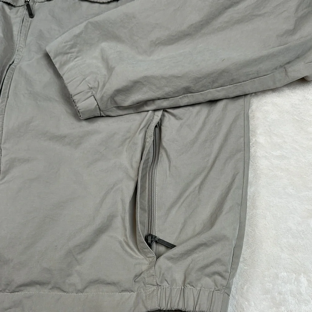 Gray Lightweight‎ Windbreaker Jacket with Elastic Cuffs